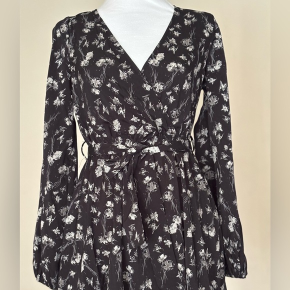 NWT Disturbia Black and White Floral Wrap Long Sleeve Dress - Picture 2 of 11